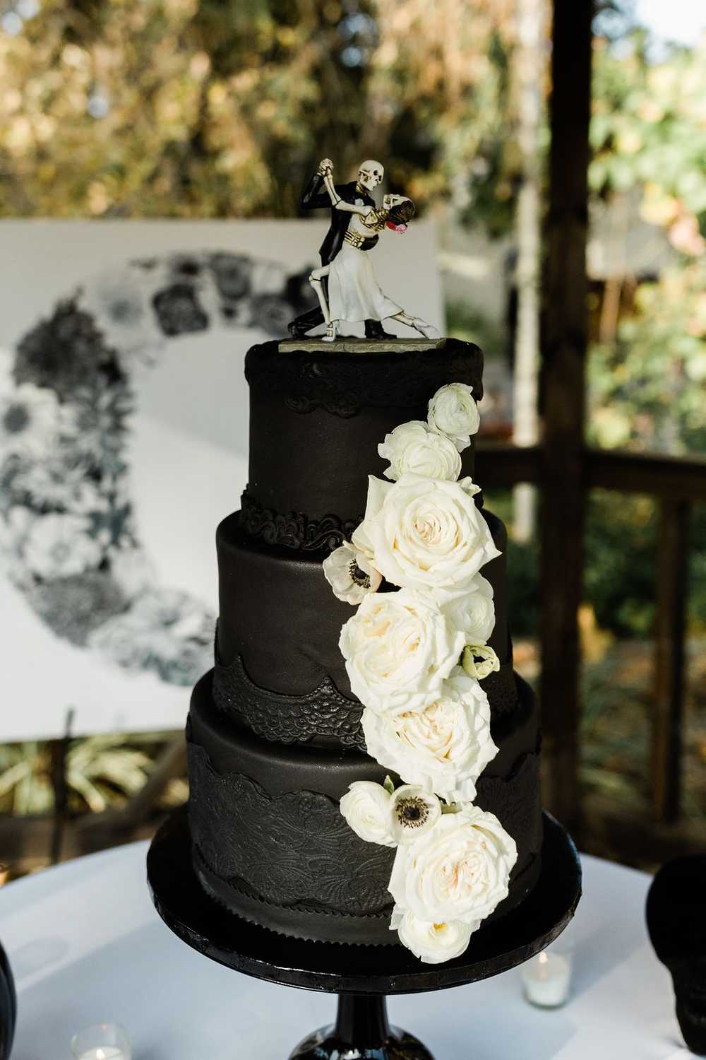 black lace wedding cake 