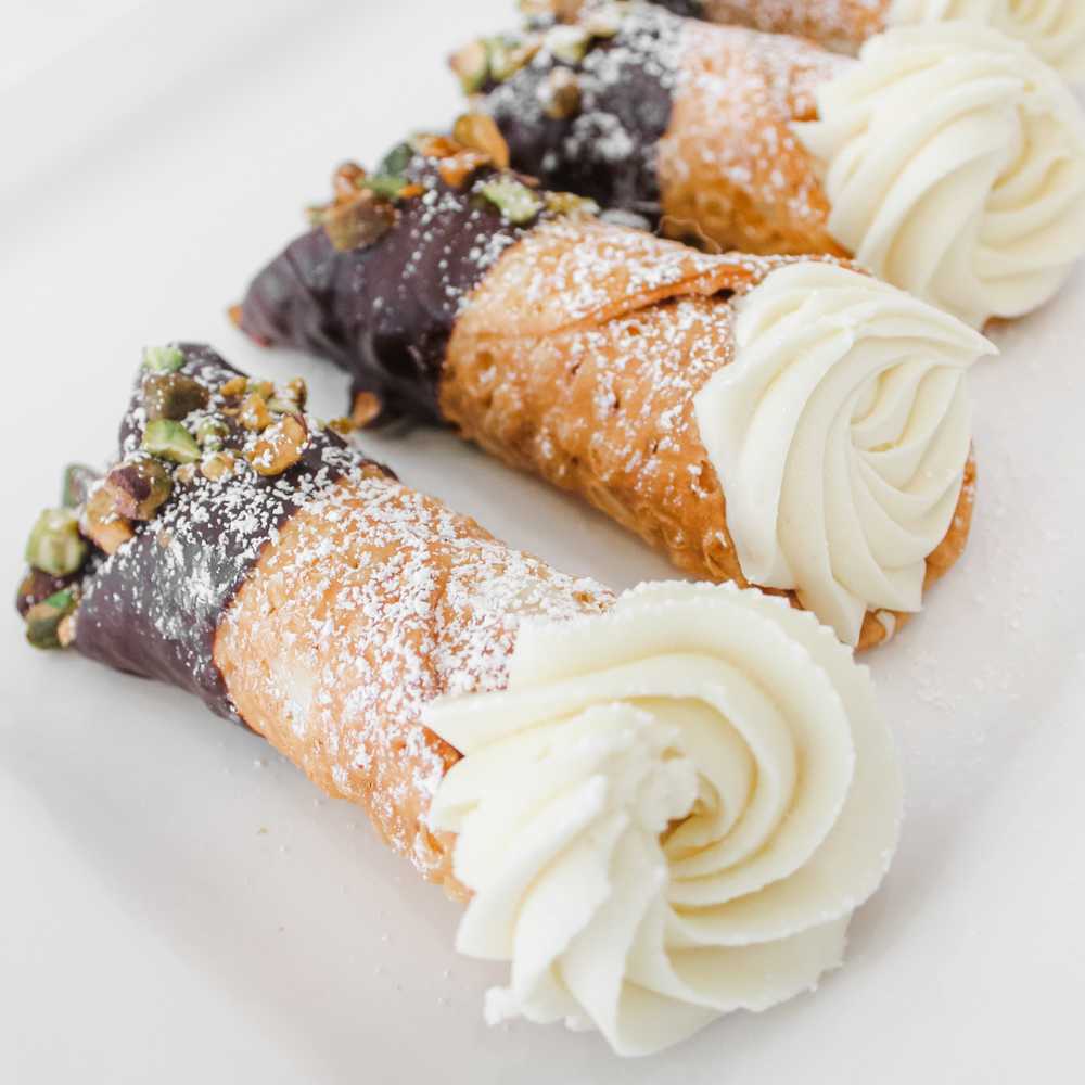 Cannoli Dessert