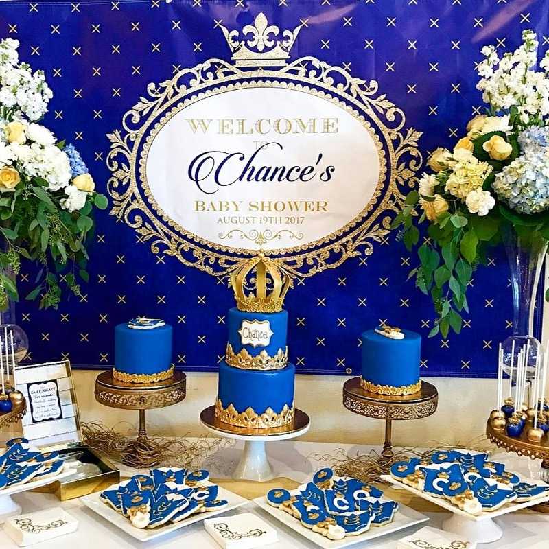 designer royal cake table