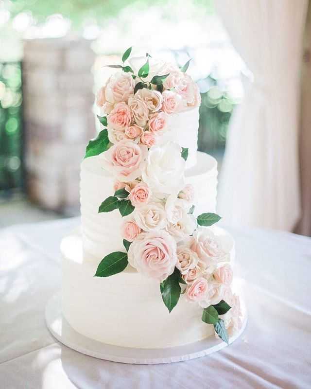 Vintage Flower Buttercream Wedding Cake