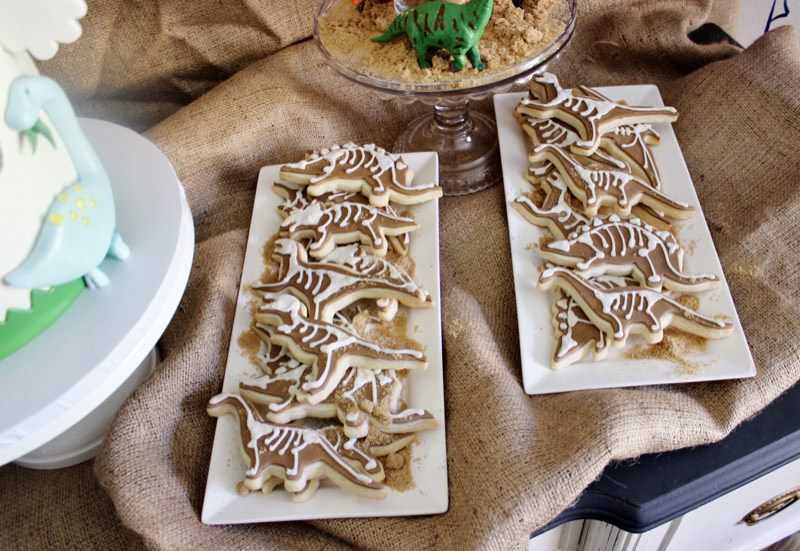 dinosaur fossil cookie favors