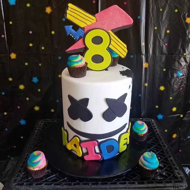 marshmallow dj dance party birthday music cake