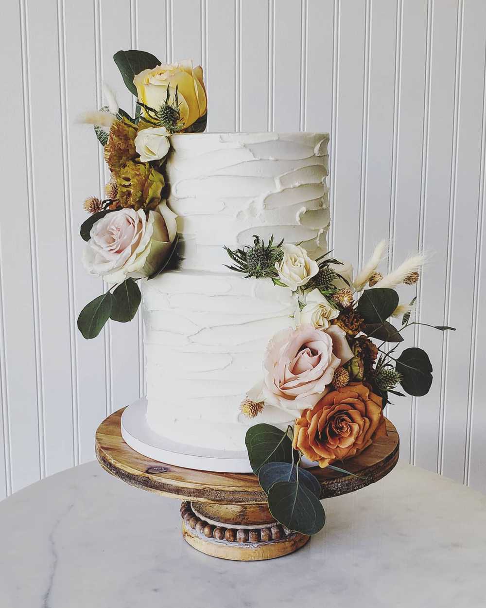 Vintage buttercream flowers wedding cake