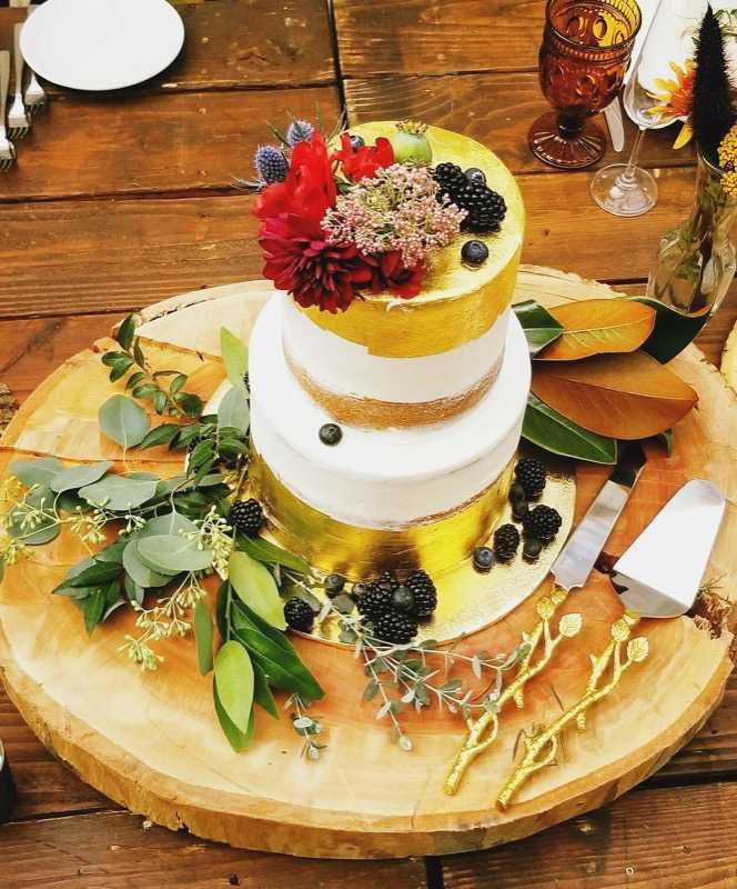 2018 gold leaf fall wedding cake (1)