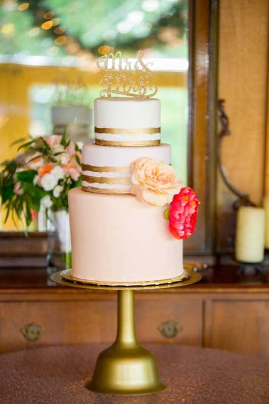 2018modern fondant gold blush wedding cake (1)