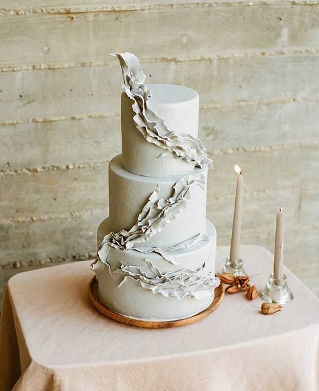 Wedding Cake Stone Gray Ruffle