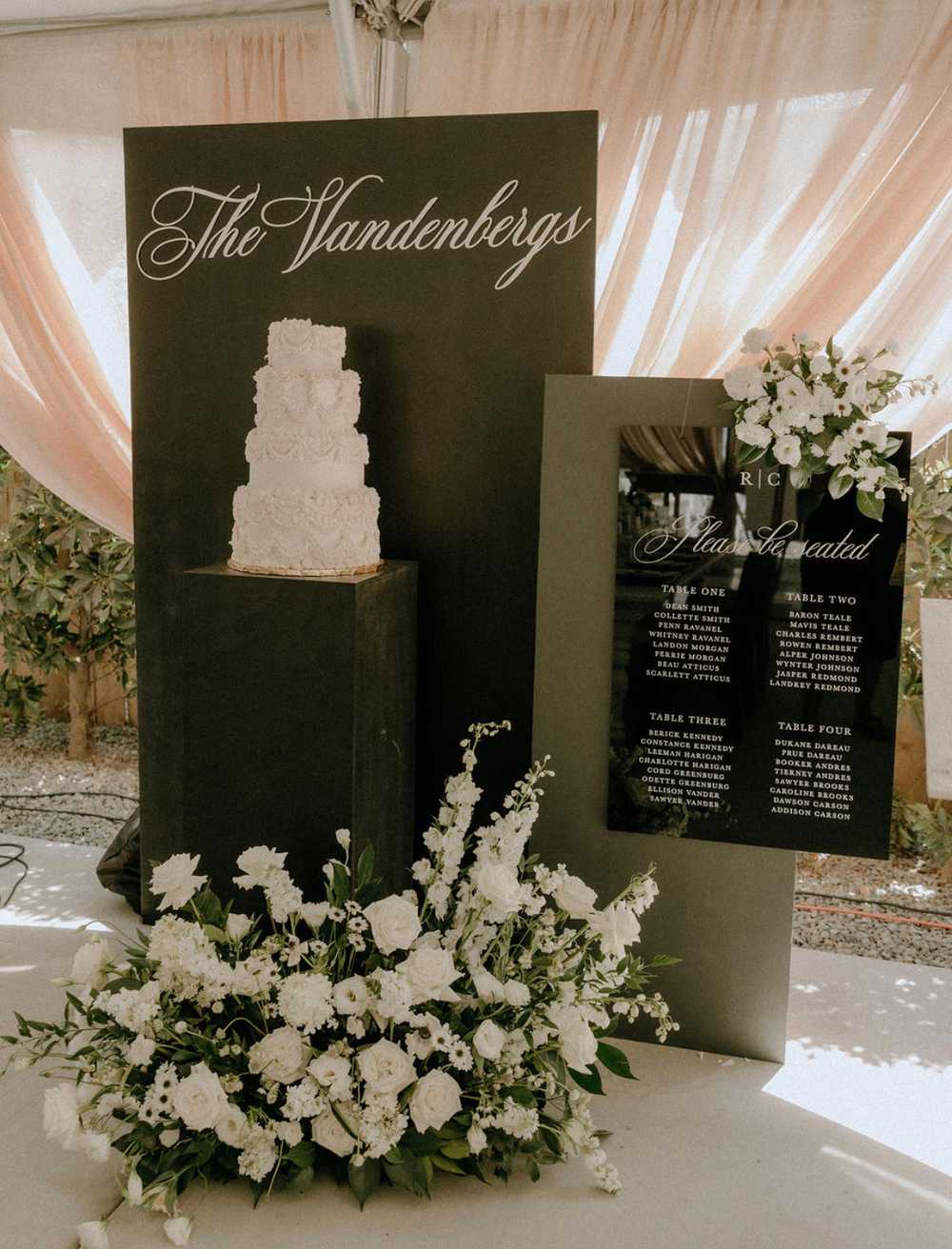 The Vandenbergs wedding cake