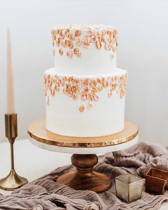 buttercream cake peach blush gold flower pedals vintage