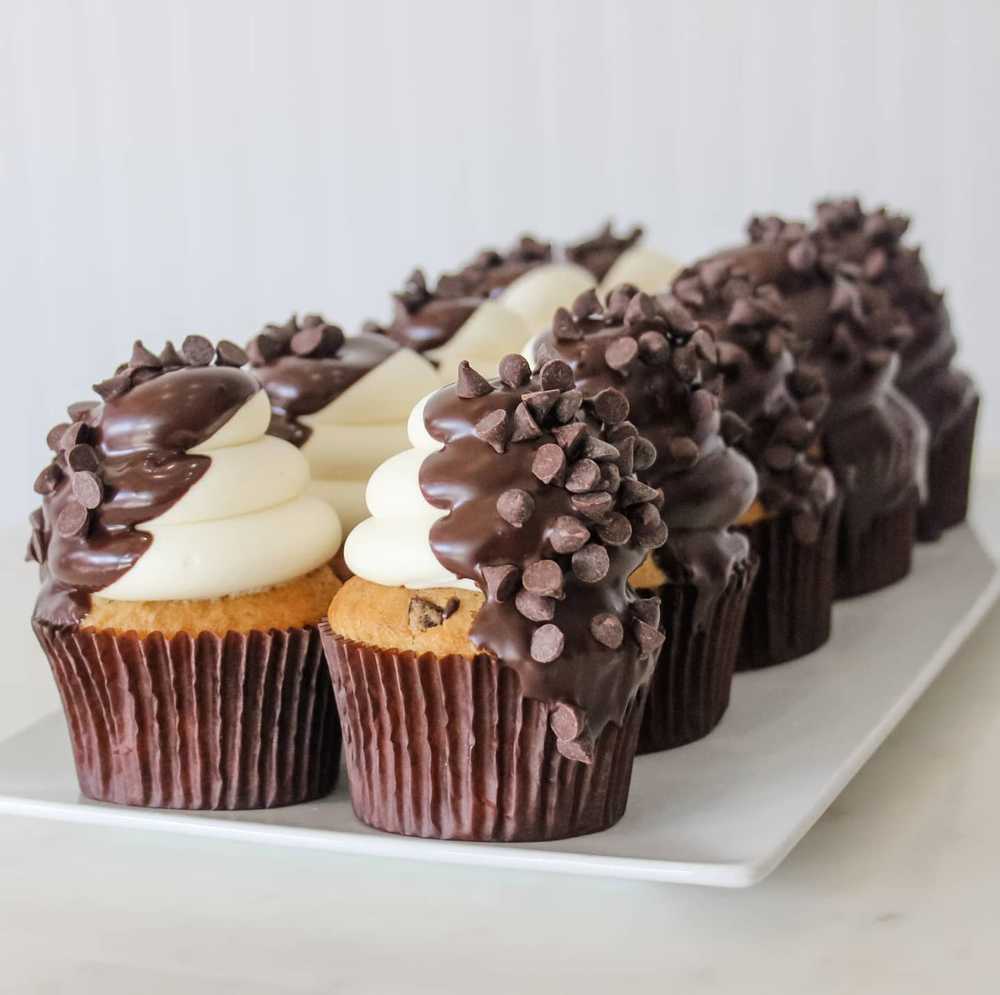 Banana Chocolate Chip Cupcakes Cake