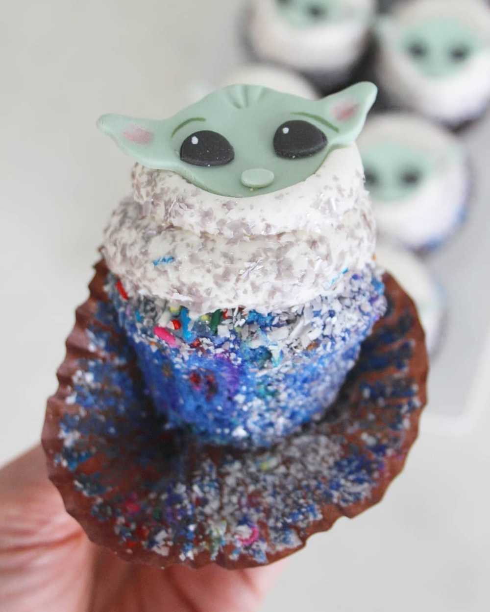 Baby Yoda Galaxy Confetti Star Wars Cupcakes