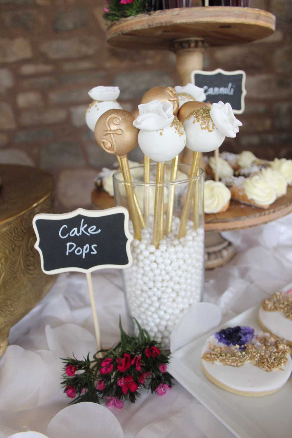 Cake pops dessert wedding table gold geode