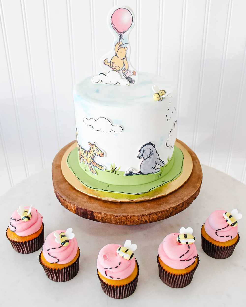 Winnie Pooh Bear Birthday Cake cupcakes Bee  