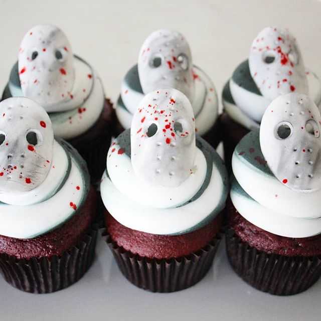 Jason mask firday the 13th cupcakes cake red vlevet bloddy fresno 